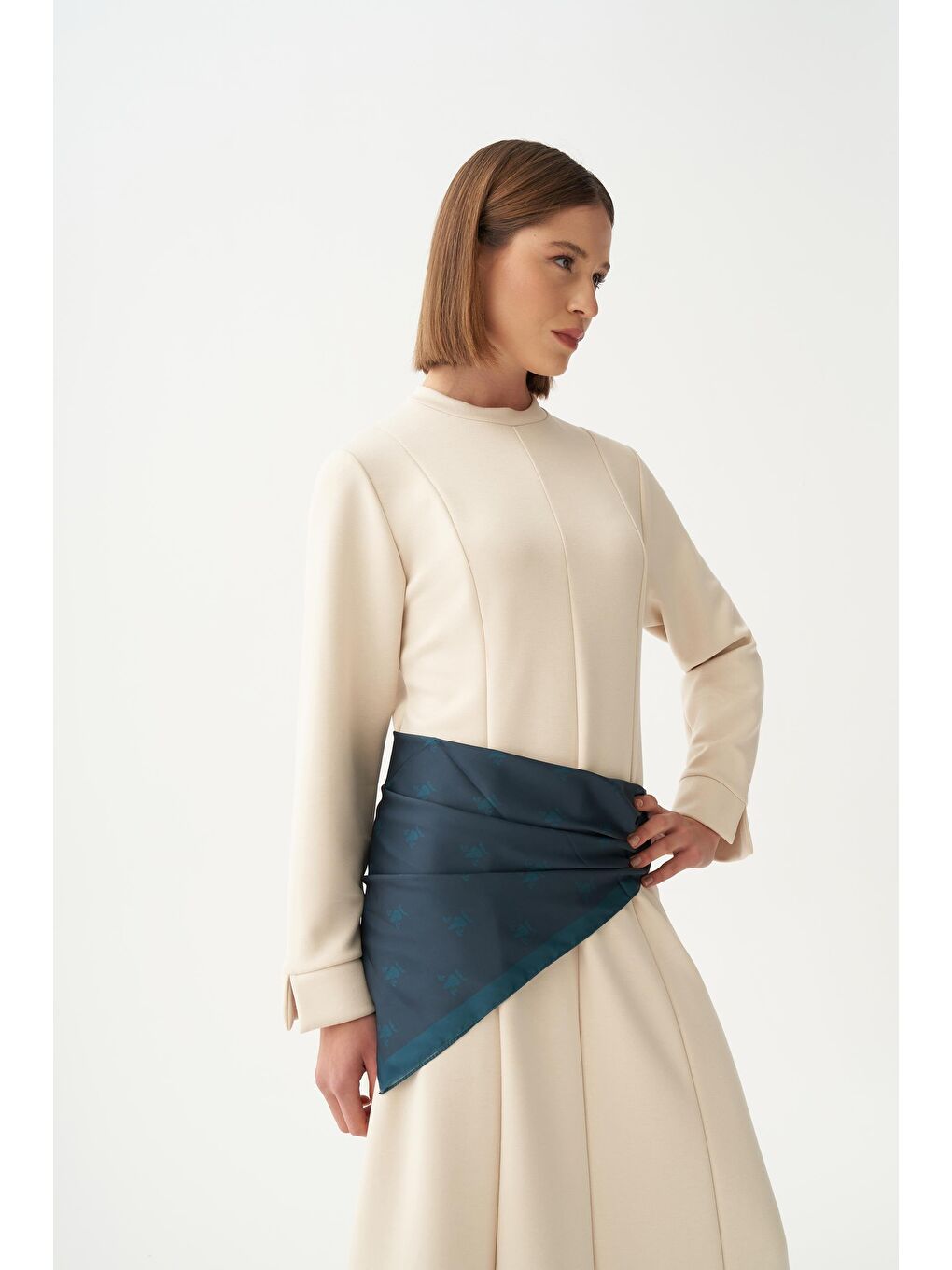 Açık Bej-Yumuşak Dokulu Parçalı Elbise-3