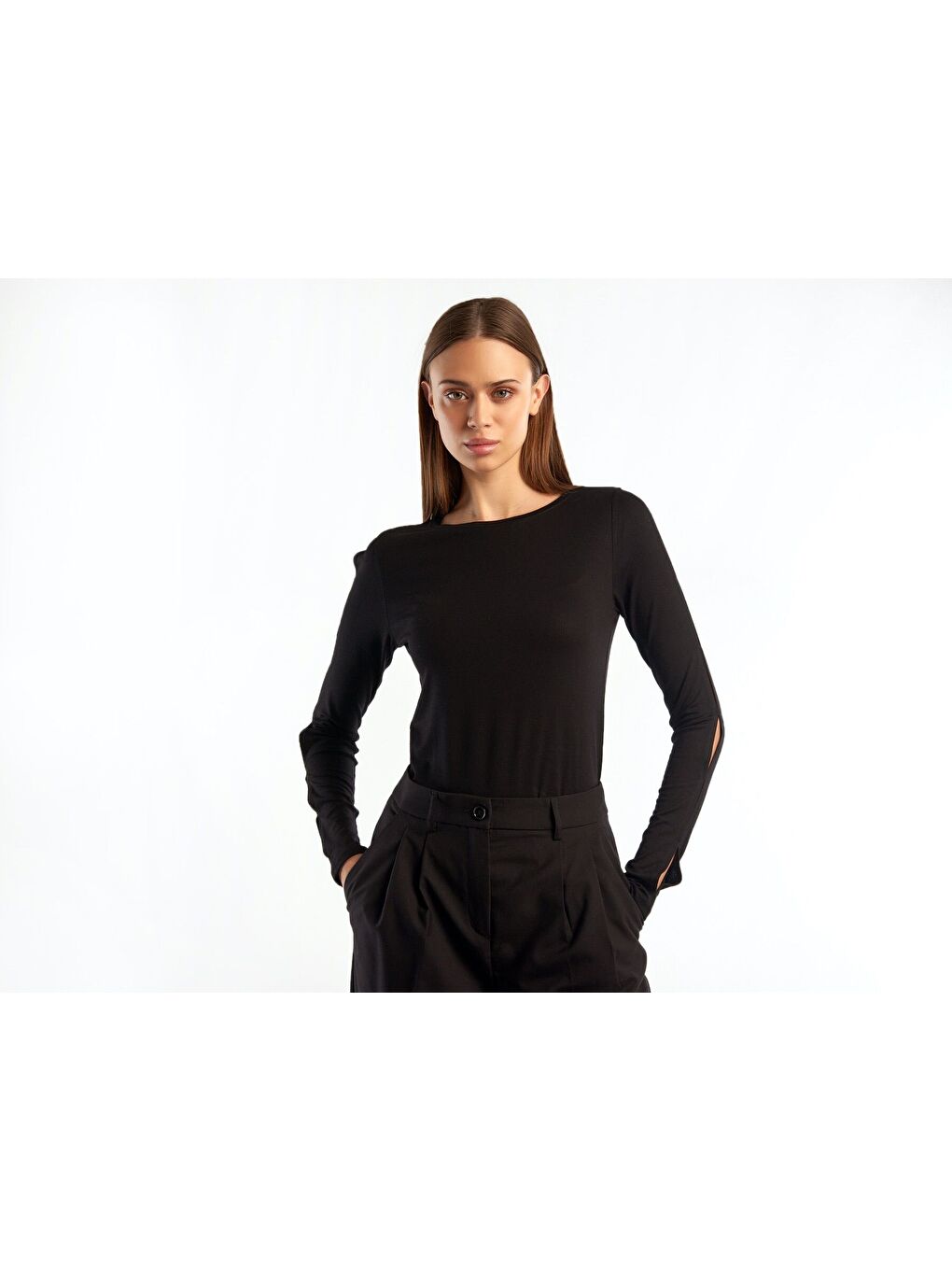 Kadın Siyah Bisiklet Yaka Uzun Kol Detaylı Tshirt-1