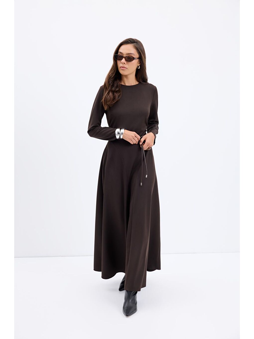 Kahverengi Bisiklet Yaka Parçalı Uzun Elbise Kahve