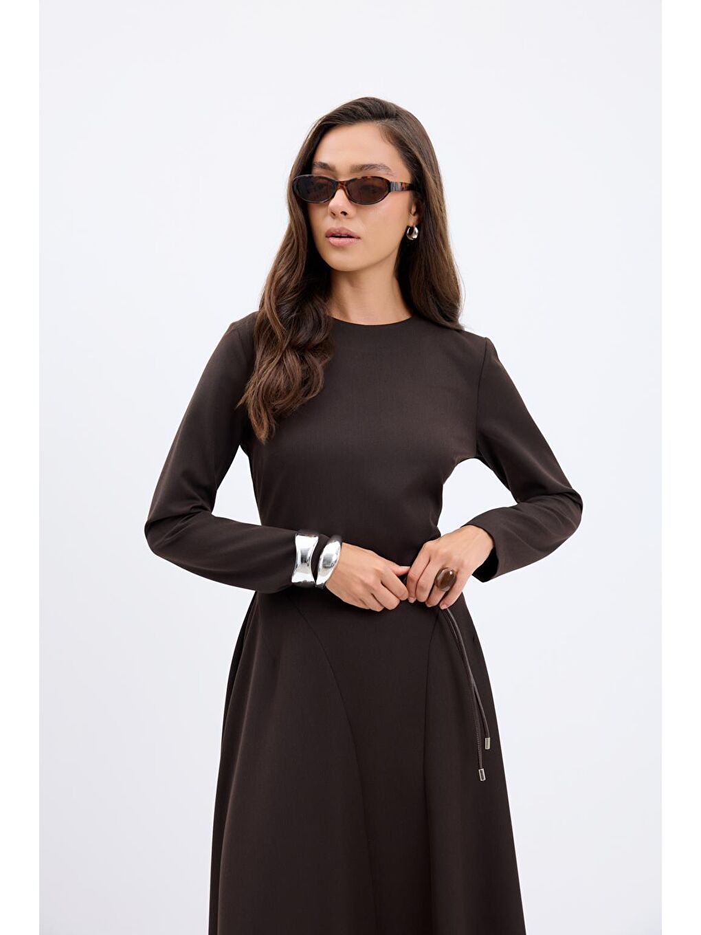 Kahverengi Bisiklet Yaka Parçalı Uzun Elbise Kahve-4