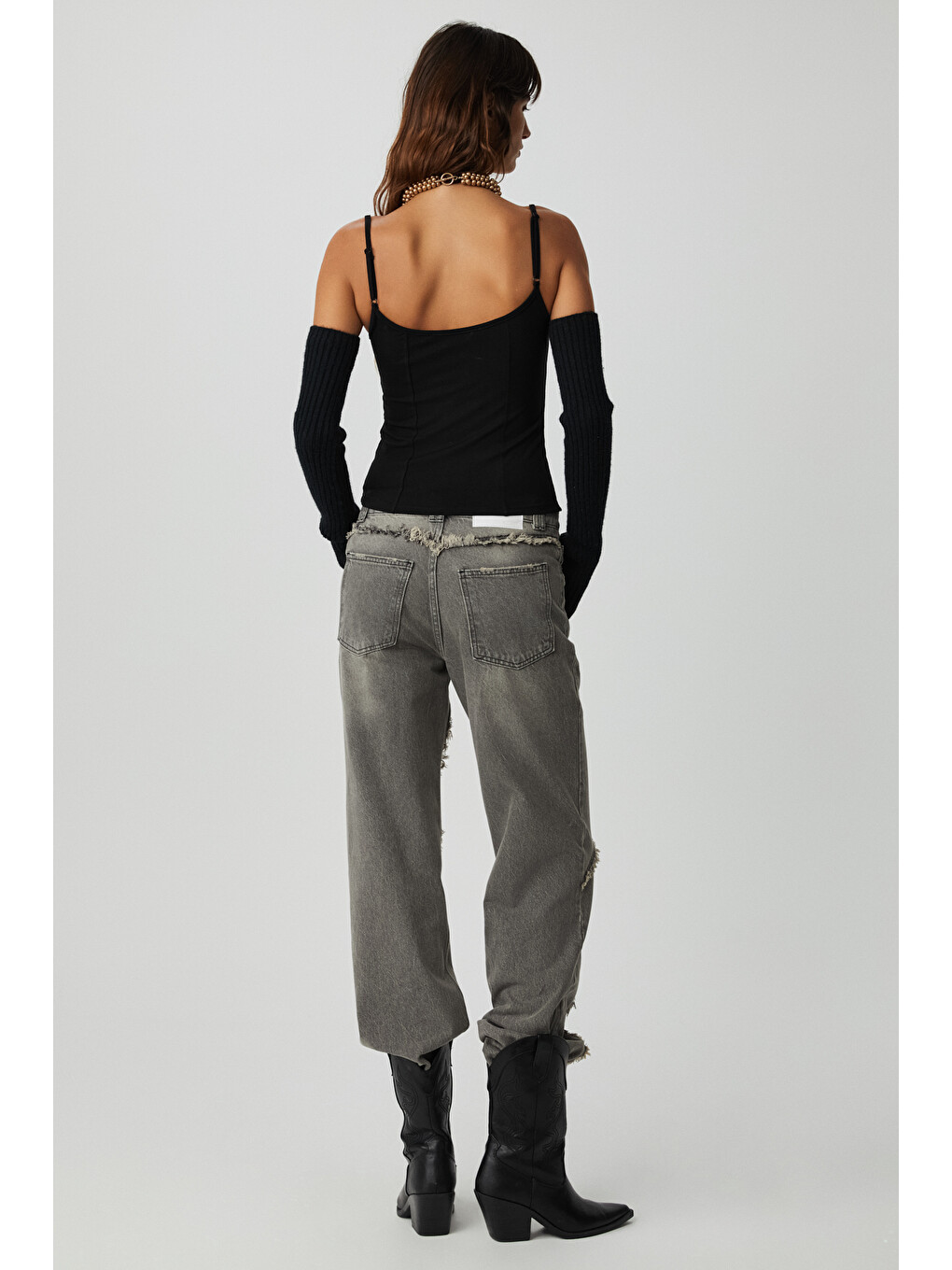 Mıkela Kadın Viskon Askılı Yırtmaçlı Vücüdu Saran Crop Siyah Bluz-5