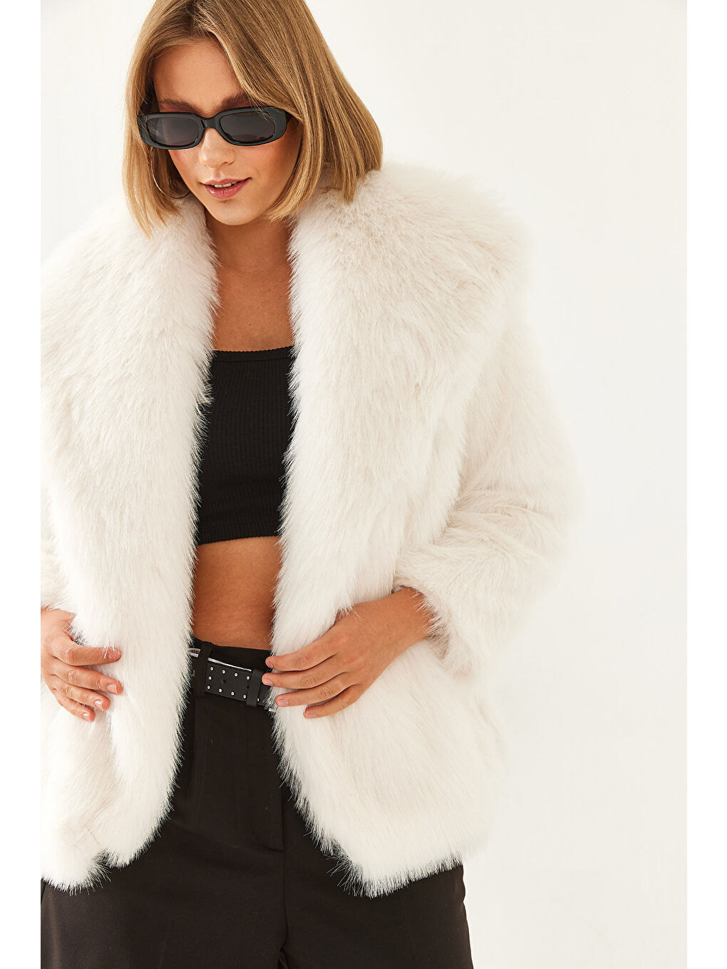 Beyaz Kadın Yakalı Astarlı Premium Kürk MBMS-2