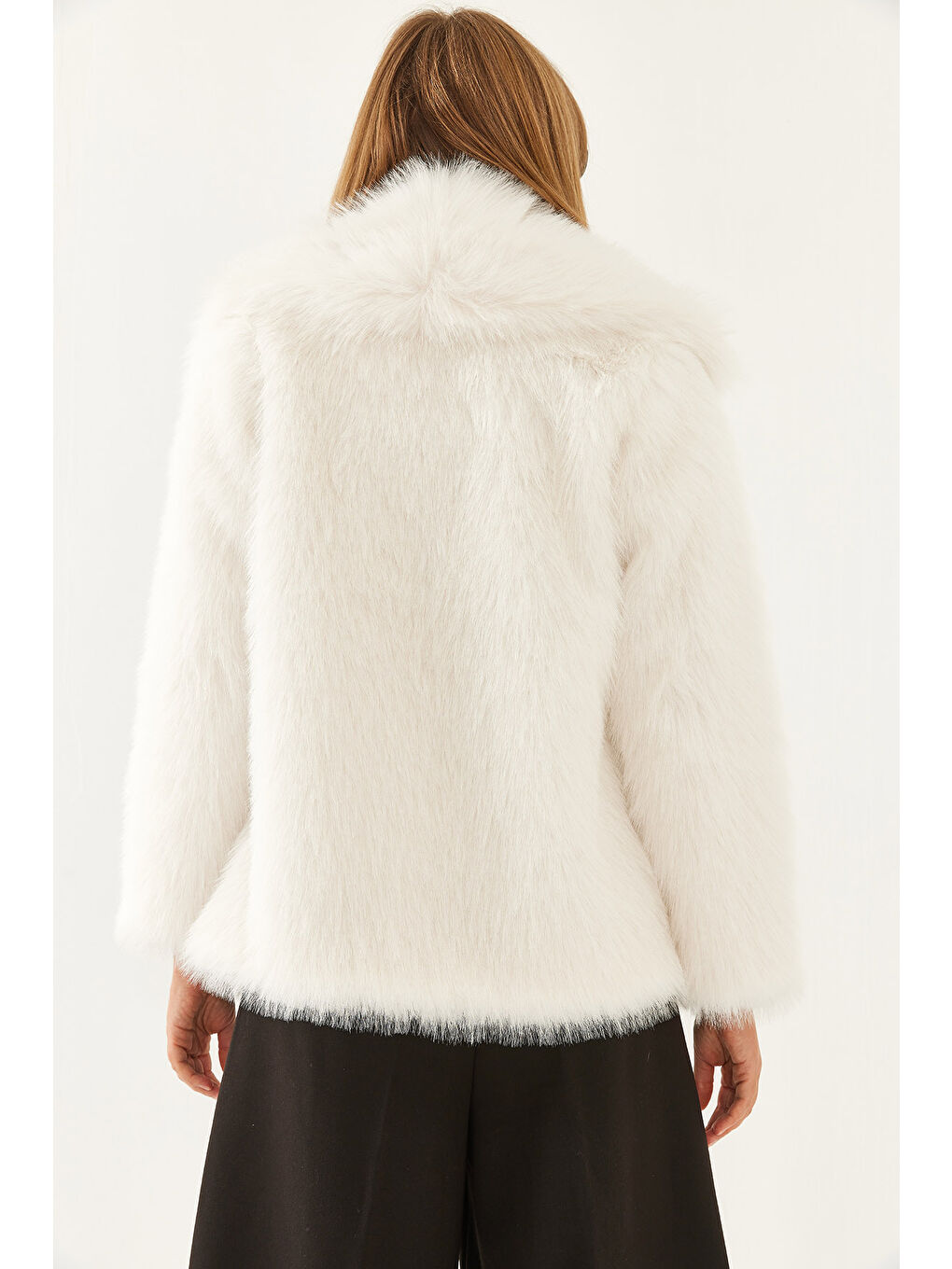 Beyaz Kadın Yakalı Astarlı Premium Kürk MBMS-4