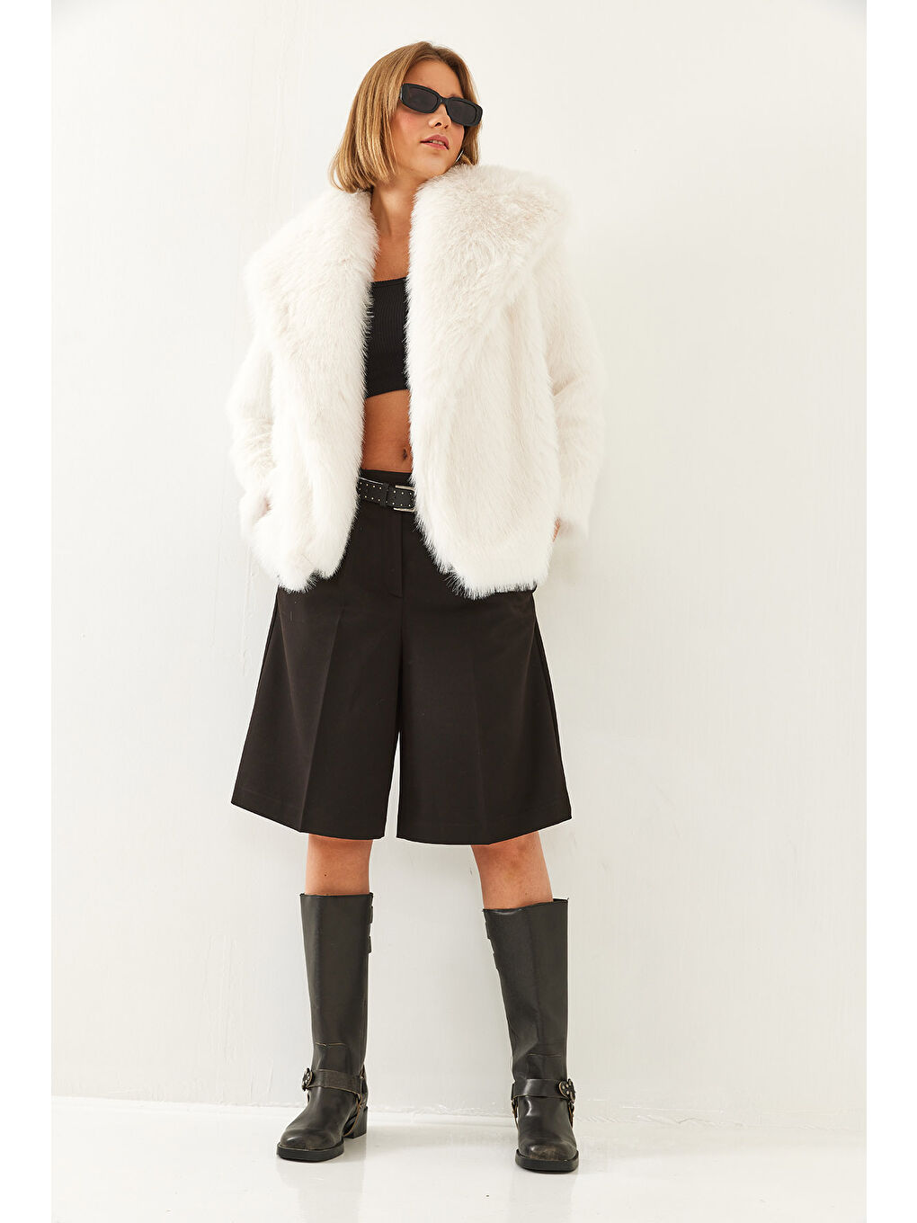 Beyaz Kadın Yakalı Astarlı Premium Kürk MBMS-5