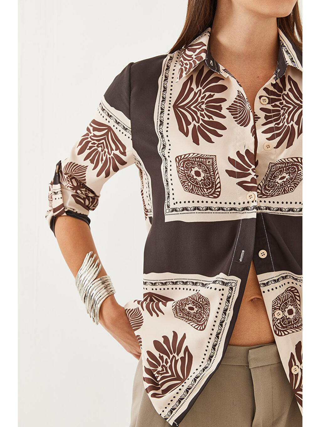 Haki Kadın Desenli Saten Gömlek MBMS-1