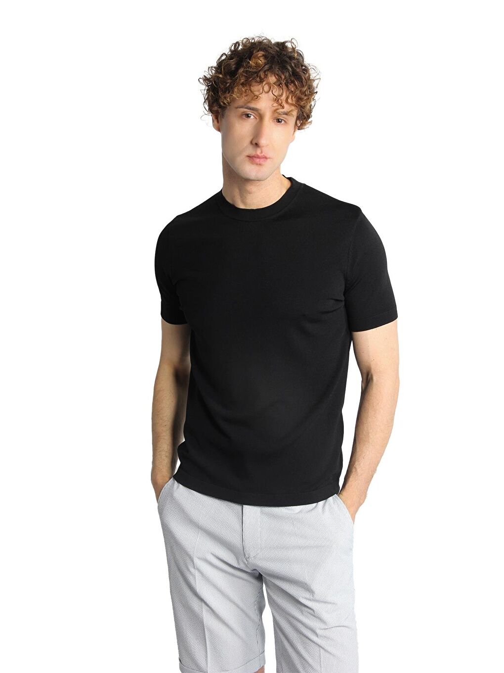 Siyah Dar Kalıp Bisiklet Yaka Düz Kısa Kollu Triko Tişört-1