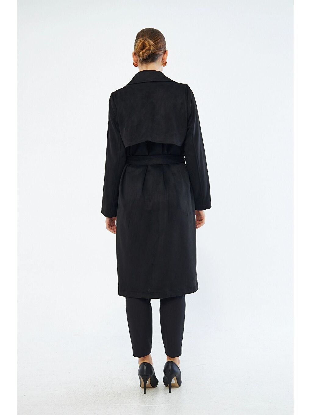 Süet Dokulu Siyah Trençkot-2