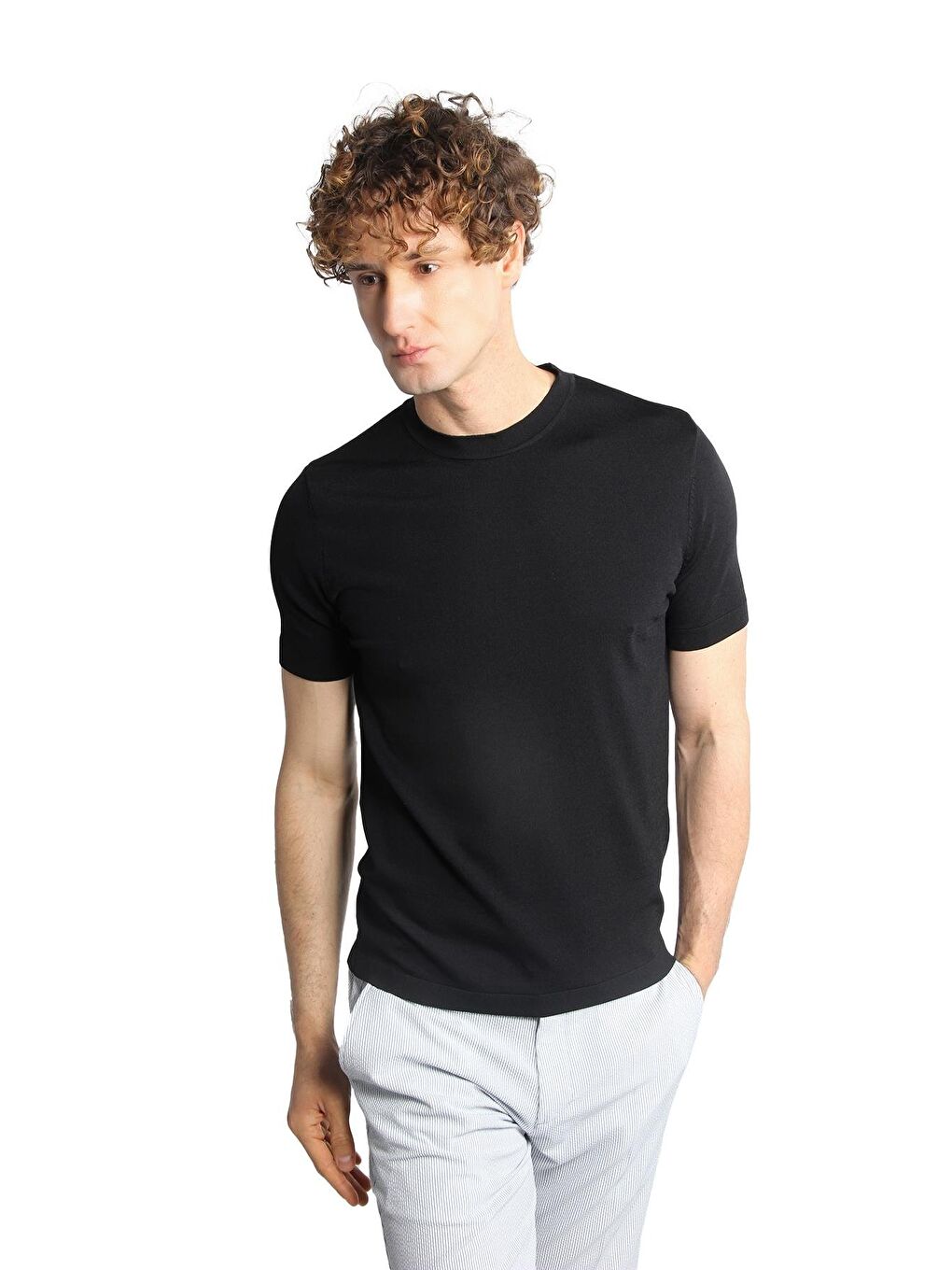 Siyah Dar Kalıp Bisiklet Yaka Düz Kısa Kollu Triko Tişört-2