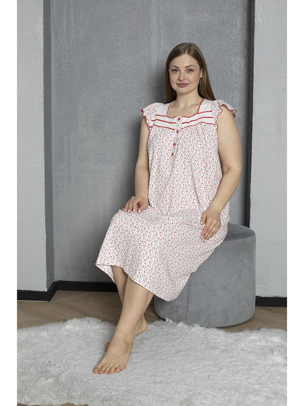 Kırmızı Düğmeli Yaka Kolsuz %100 Pamuklu Penye Büyük Beden Anne Geceliği 600-5