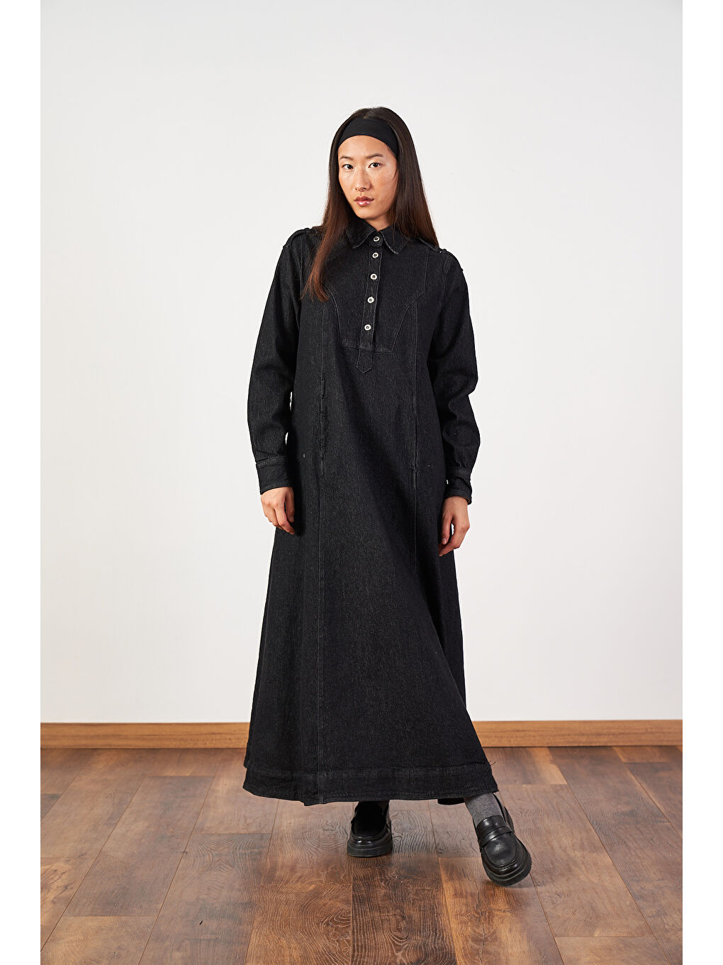 Oversize Kuşaklı Yaka Düğmeli Uzun Denim Elbise Siyah-1