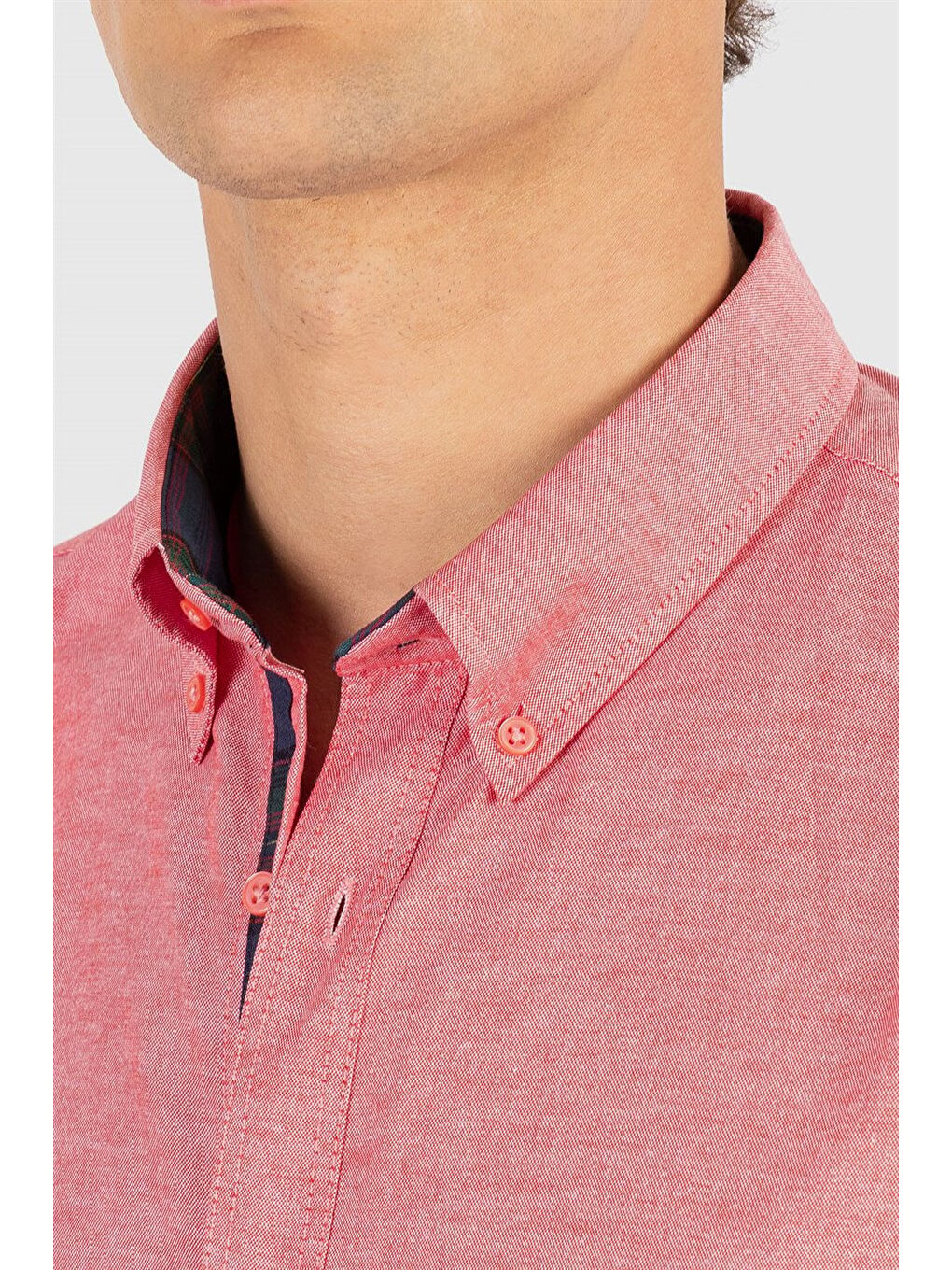 Erkek Slim Fit Dar Kesim Kısa Kollu Pamuklu Oxford Doku Kırmızı Düğmeli Yaka Gömlek-2