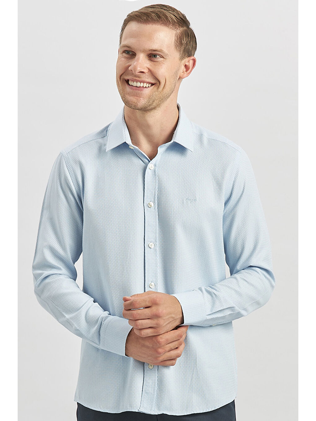 Koyu Mavi Uzun Kol Kendinden Desenli Armürlü 032 Sert Yaka Casual Slim Fit Gömlek 1004240249-3