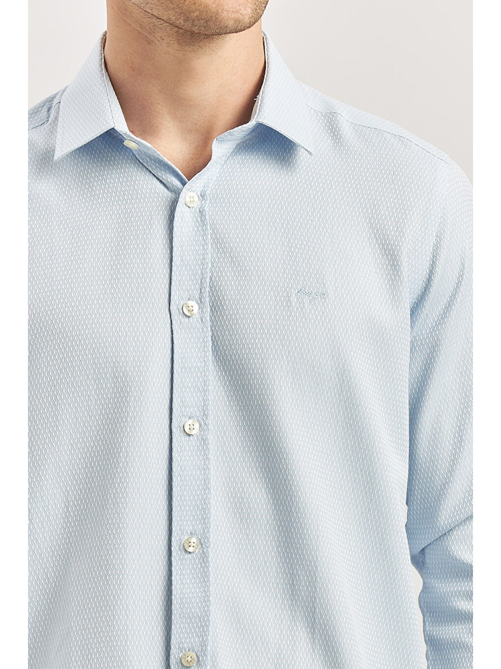 Koyu Mavi Uzun Kol Kendinden Desenli Armürlü 032 Sert Yaka Casual Slim Fit Gömlek 1004240249-4