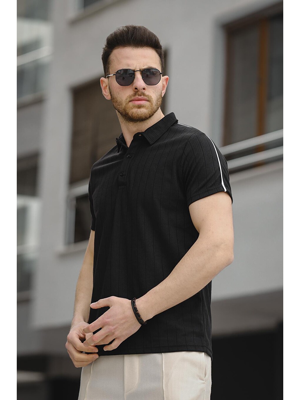 Siyah Omzu Şerili Slim Fit Erkek Bisiklet Yaka Tişört