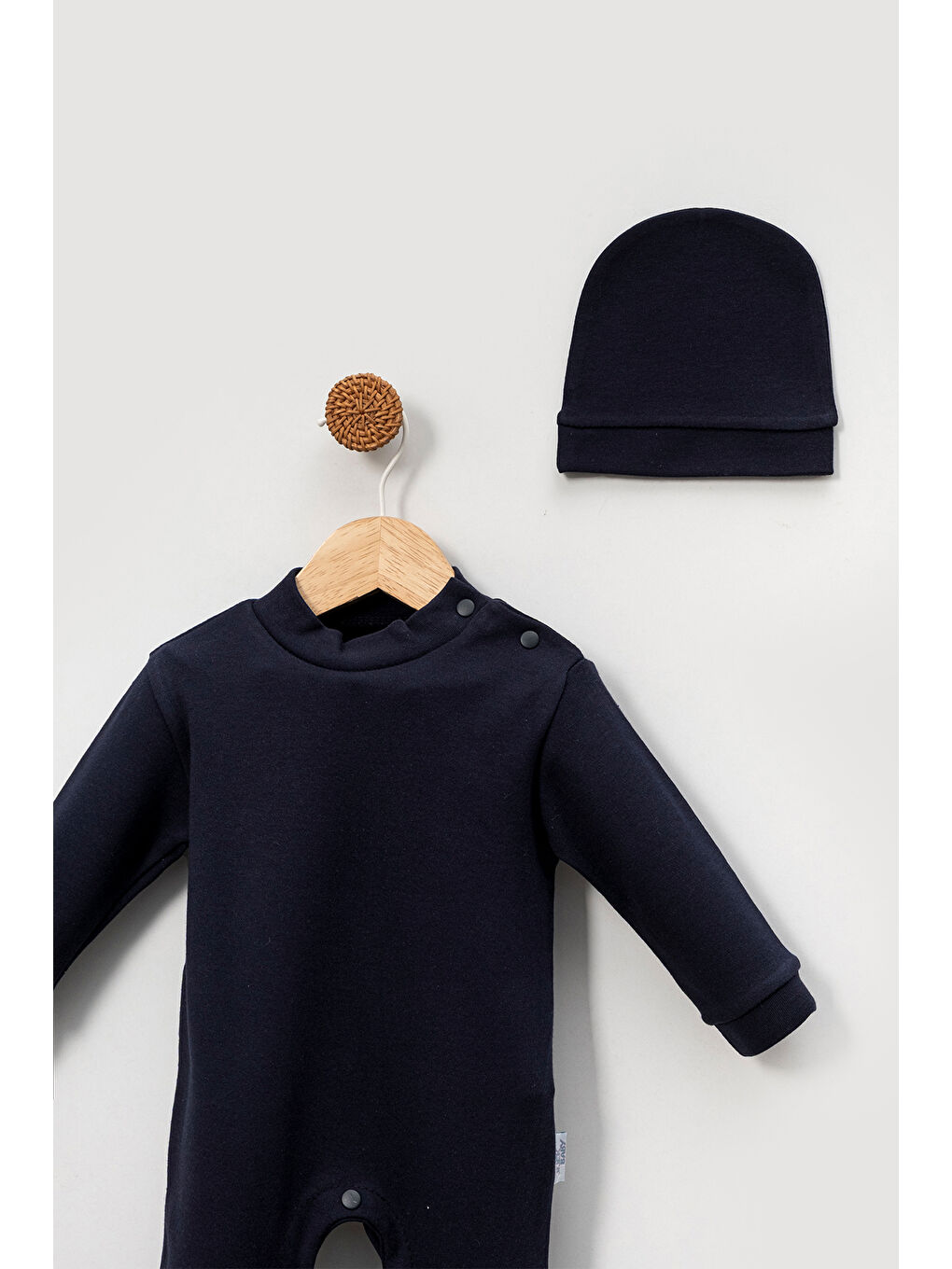 Lacivert Alttan Çıtçıtlı Şapkalı Bebek Tulum ,Konforlu ve Pratik Tasarım-1