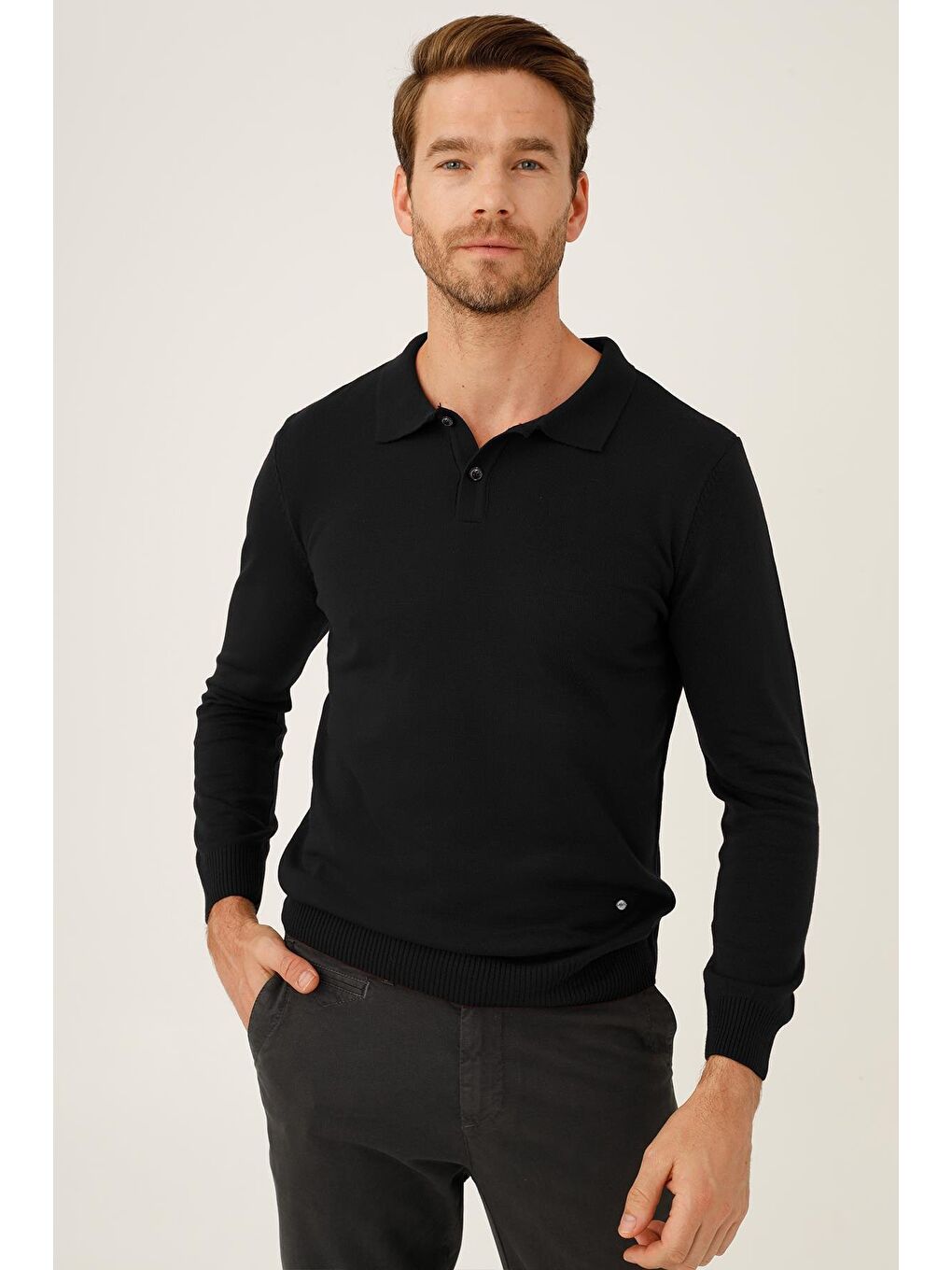 Siyah Dar Kalıp Polo Yaka Düz Uzun Kollu Triko