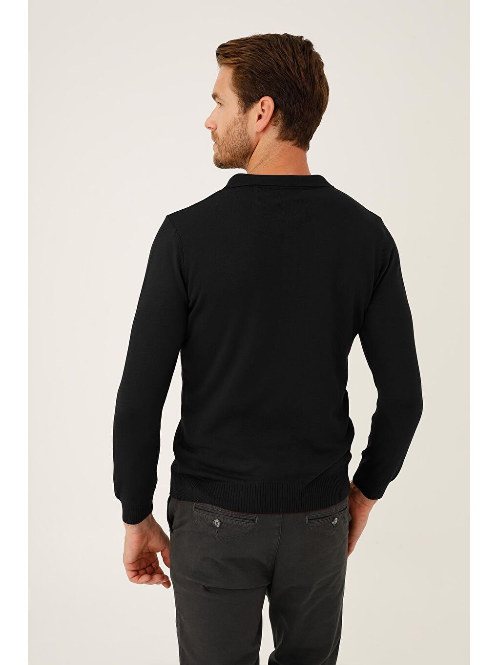 Siyah Dar Kalıp Polo Yaka Düz Uzun Kollu Triko-1