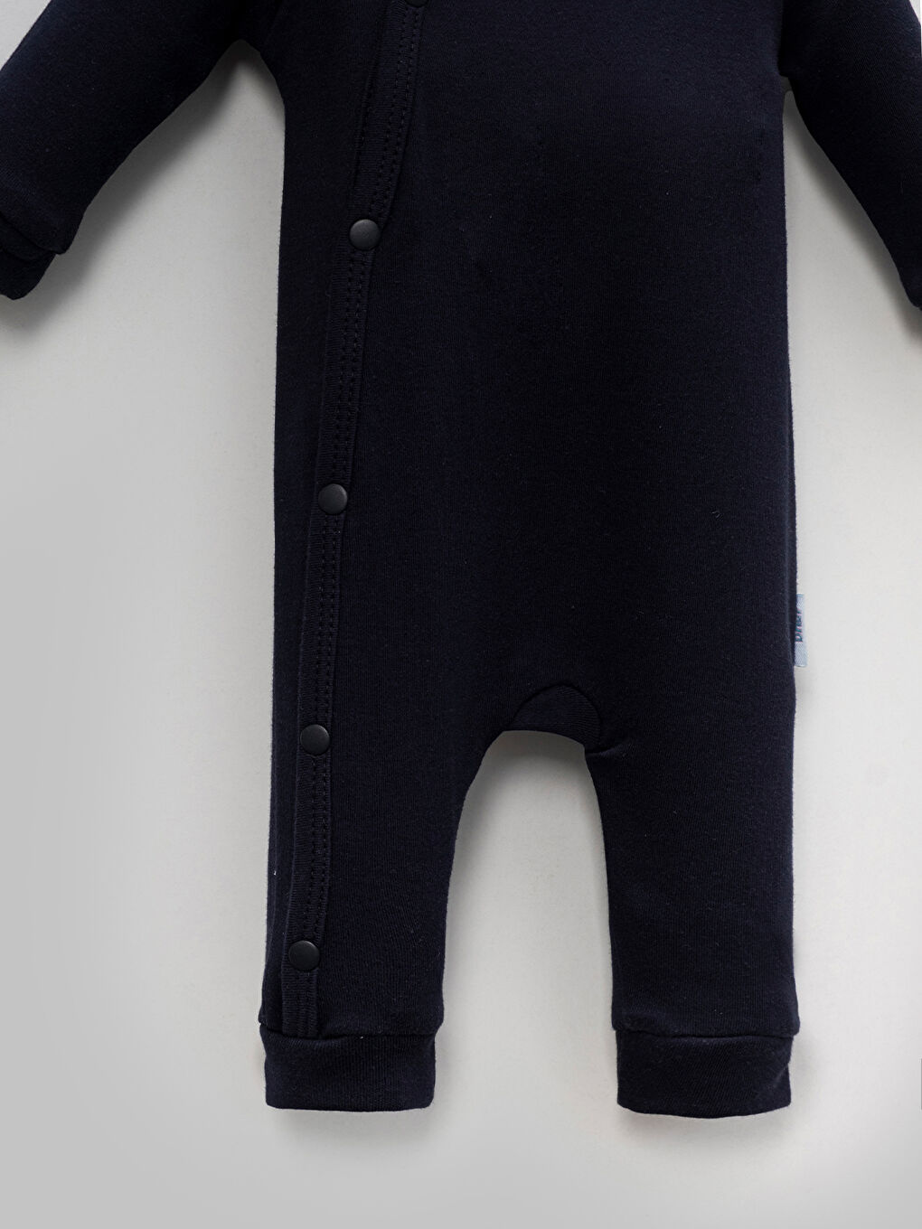 Lacivert Yandan Çıtçıtlı Basic Bebek Tulum – Organik Pamuk, Kolay Giydirilebilir Tasarım-2