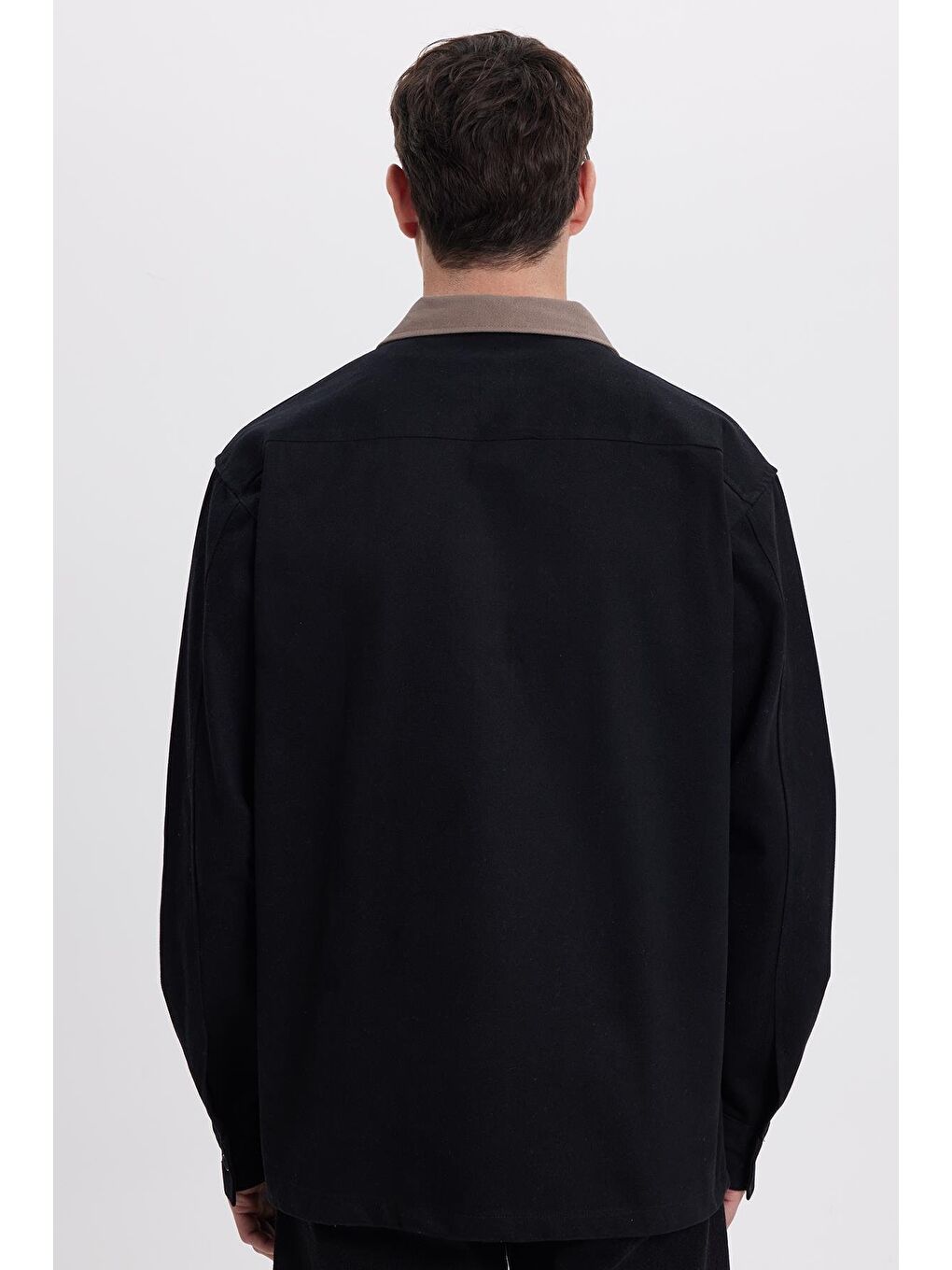 Erkek Relax Fit Rahat Kesim Gabardin Düz Fermuarlı Kanguru Cepli Kontrast Yaka Siyah Ceket Mont-7