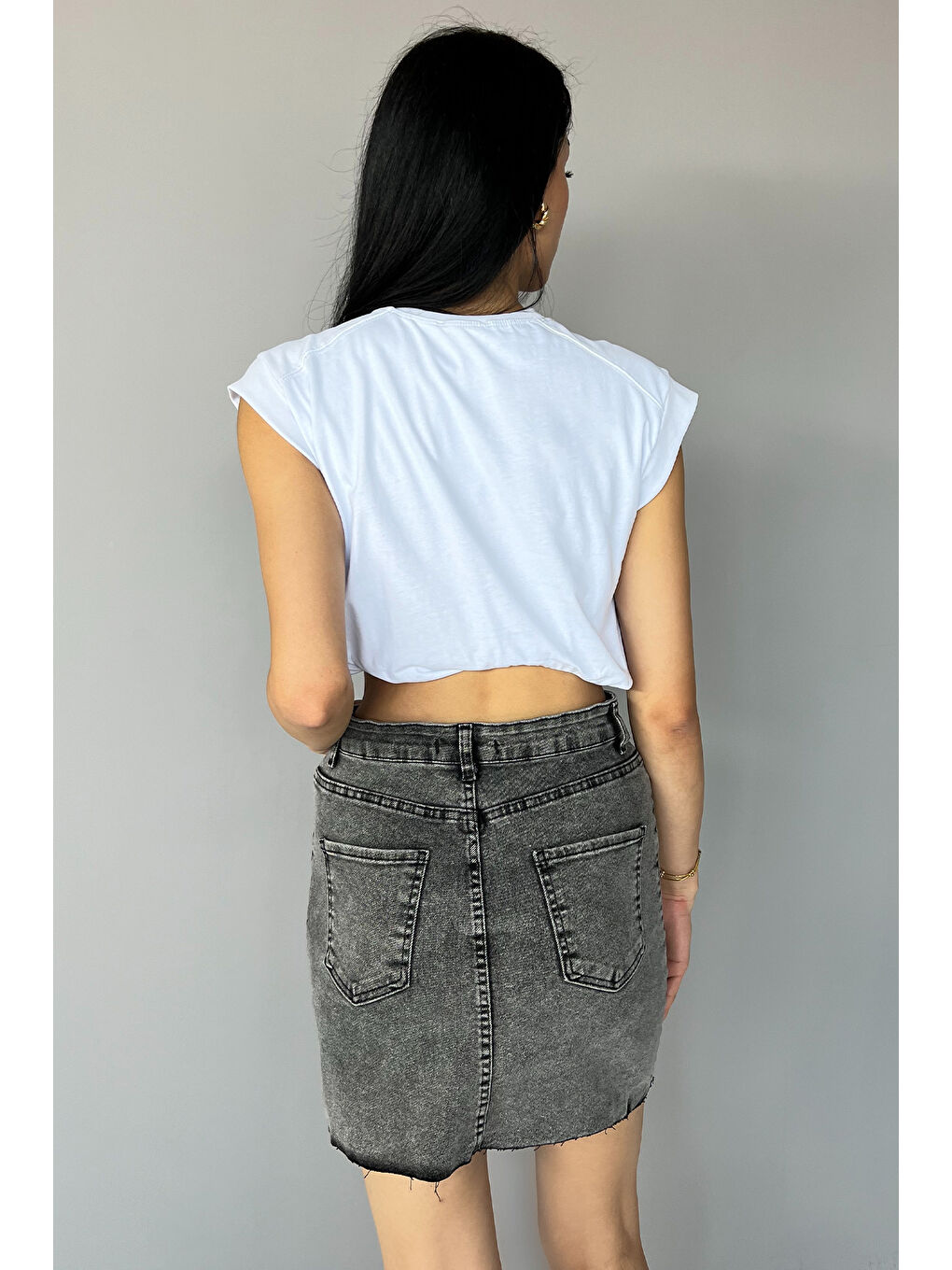 GÜLSELİ Beyaz Bisiklet Yaka Bel Lastikli Kadın Basic Crop Top Tişört - 3