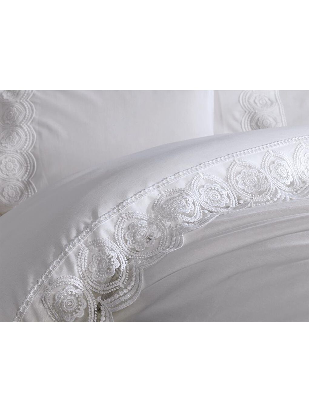 Karışık Fransız Dantelli Ceylin Çeyizlik Nevresim Takımı Krem-1