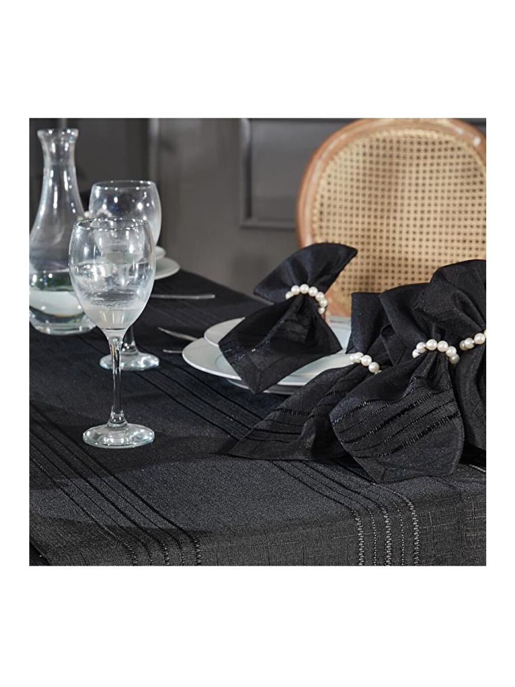 Karışık Corvver 26 Parça Dertsiz Masa Örtüsü Takımı Siyah-5