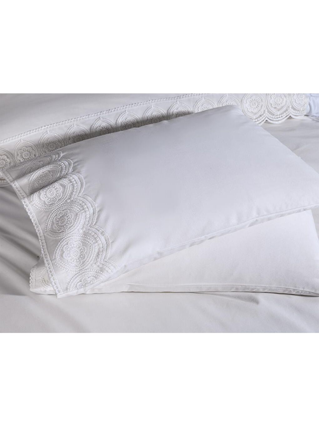 Karışık Fransız Dantelli Ceylin Çeyizlik Nevresim Takımı Krem-3