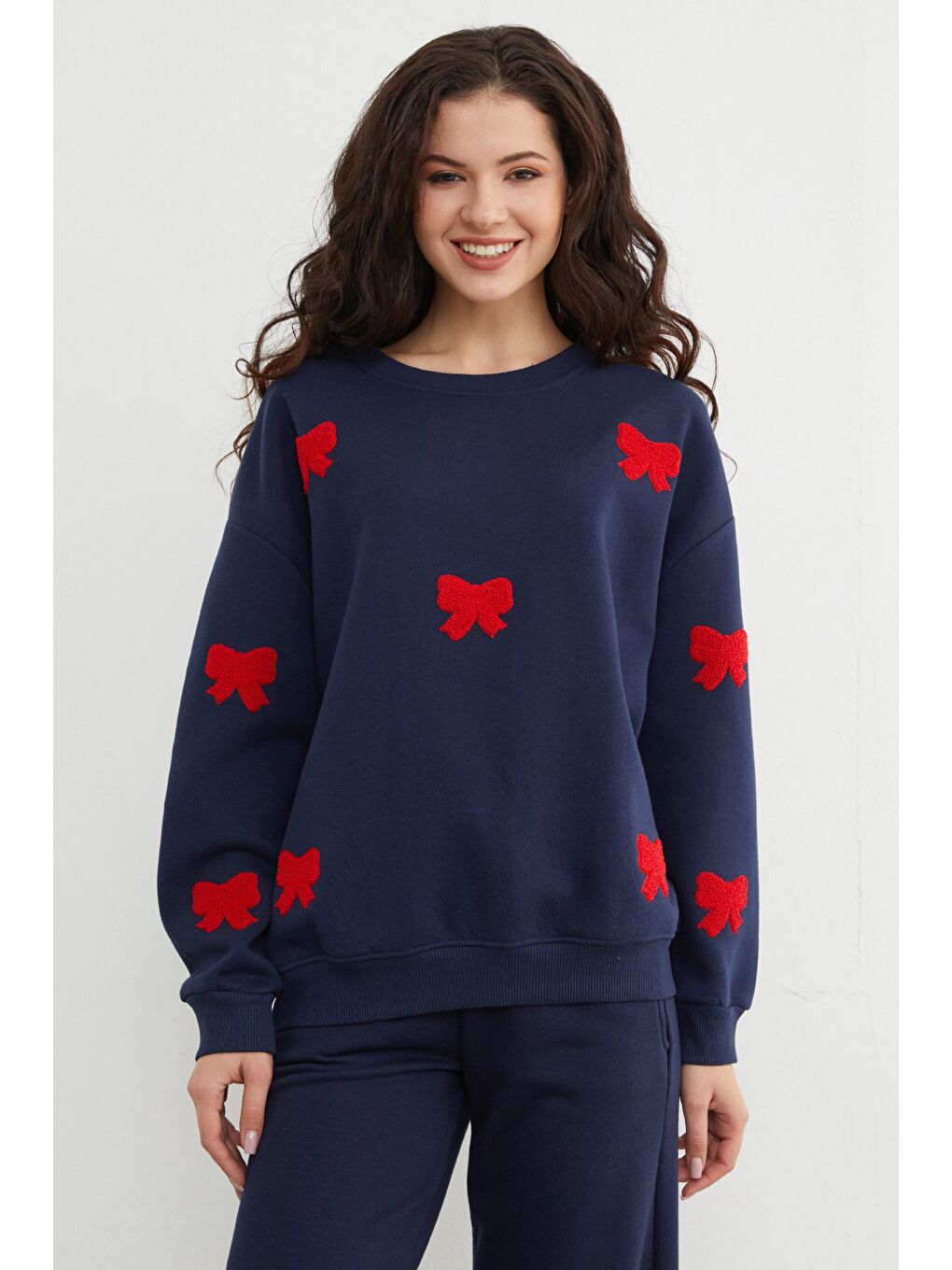 Lacivert 3 İplik Fiyonk Nakışlı Oversize Sweatshirt