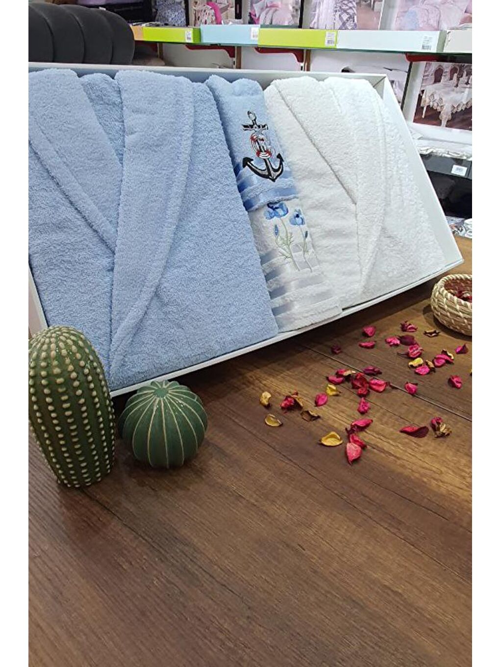 Karışık Çeyizlik Aile Bornoz Seti 4 Parça Mavi Beyaz