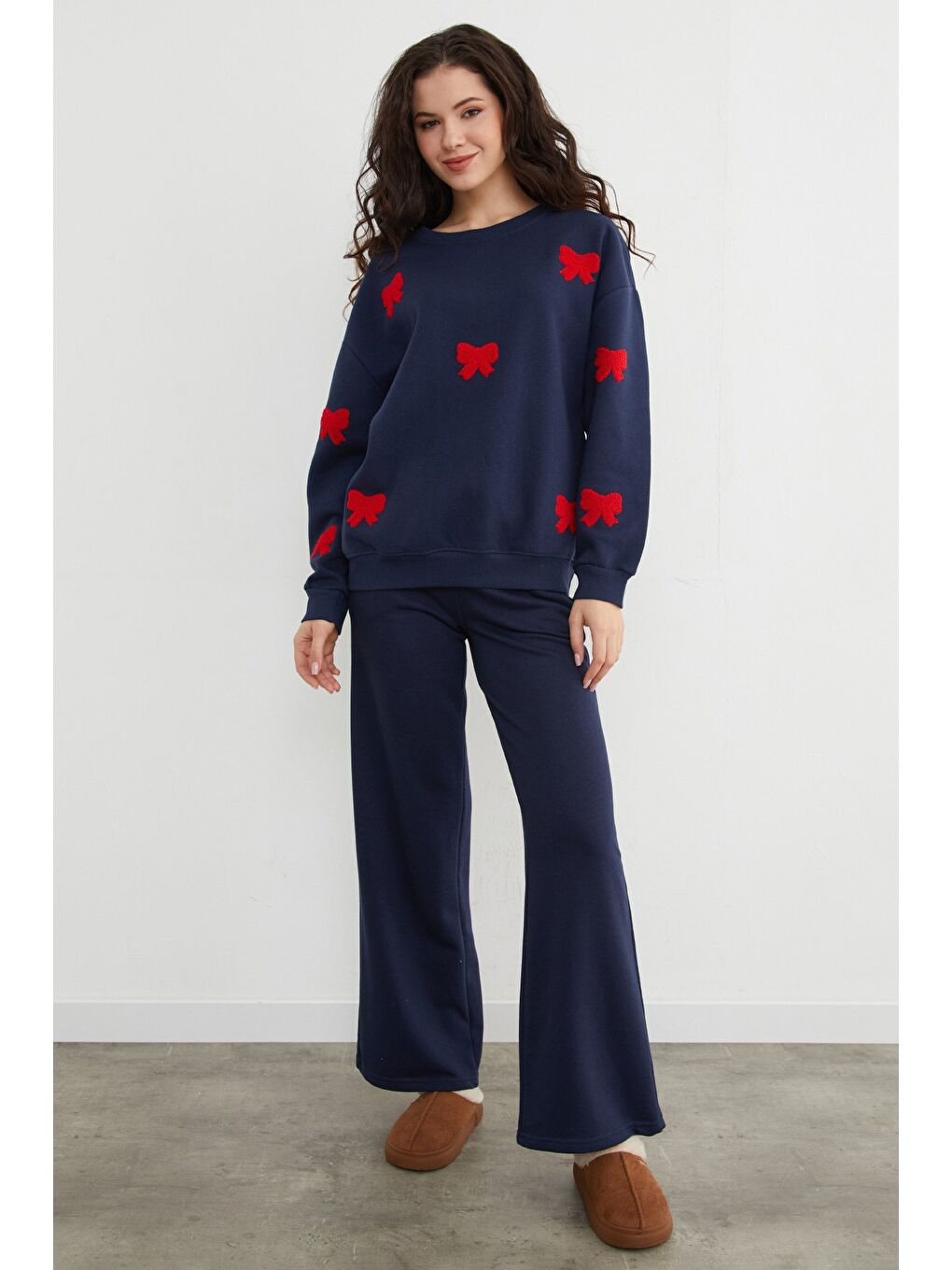 Lacivert 3 İplik Fiyonk Nakışlı Oversize Sweatshirt-2