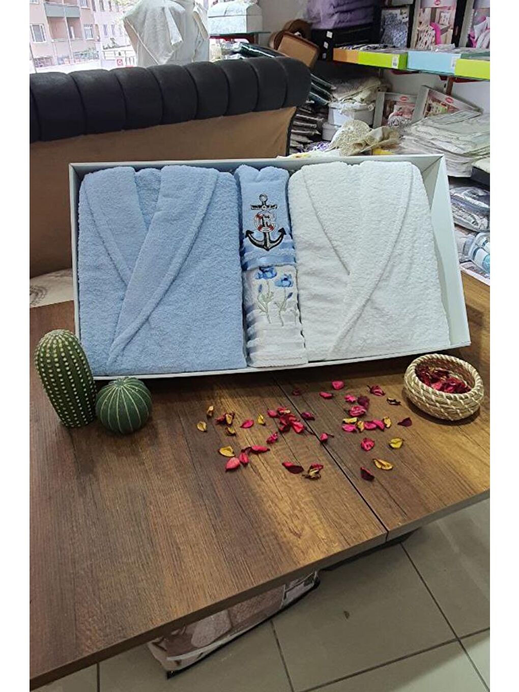 Karışık Çeyizlik Aile Bornoz Seti 4 Parça Mavi Beyaz-3