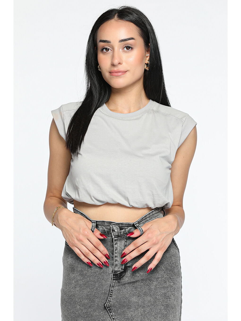 GÜLSELİ Gri Bisiklet Yaka Bel Lastikli Kadın Basic Crop Top Tişört - 1