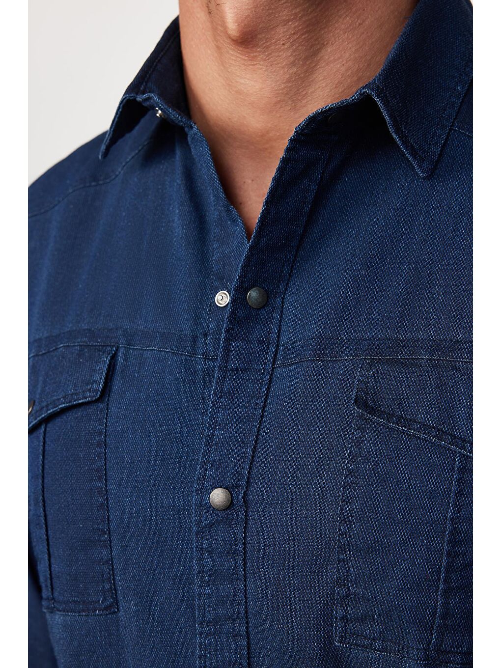 Slım Fit Uzun Kollu Yıkamalı Denım Düz Çift Cep Lacivert Gömlek-3