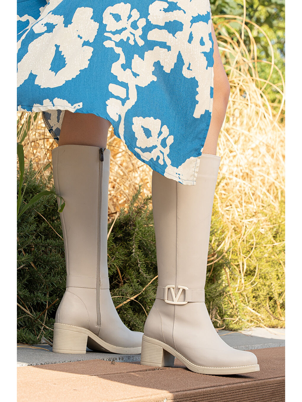 Bej Delmar Kadın Tokalı Soğuk Geçirmez Çizme-1