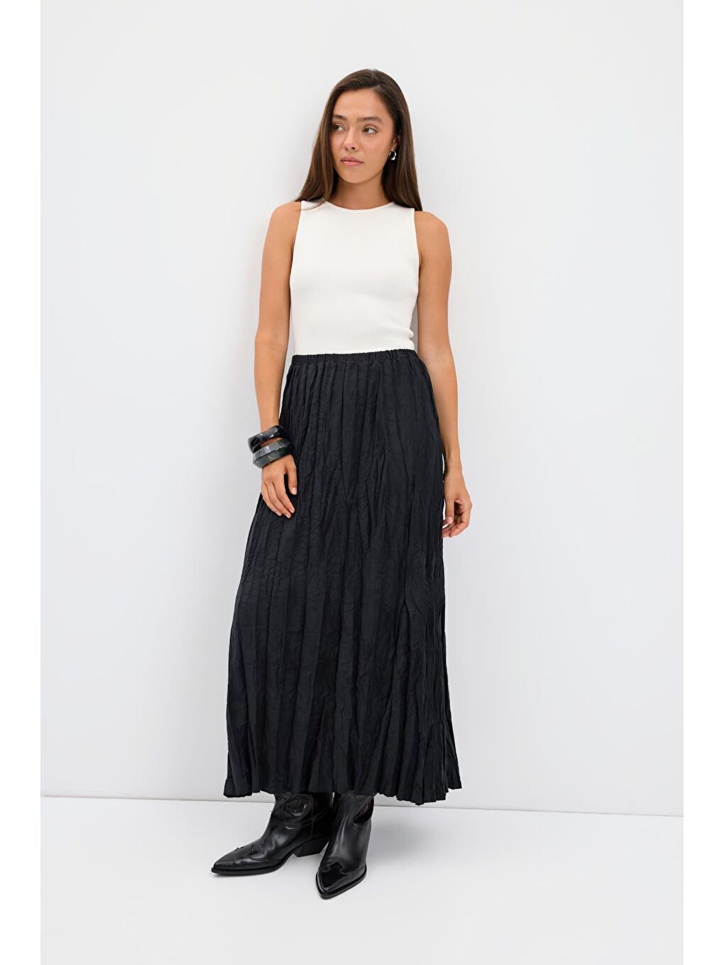 Kırışık Görünümlü Uzun Süet Etek Siyah-2