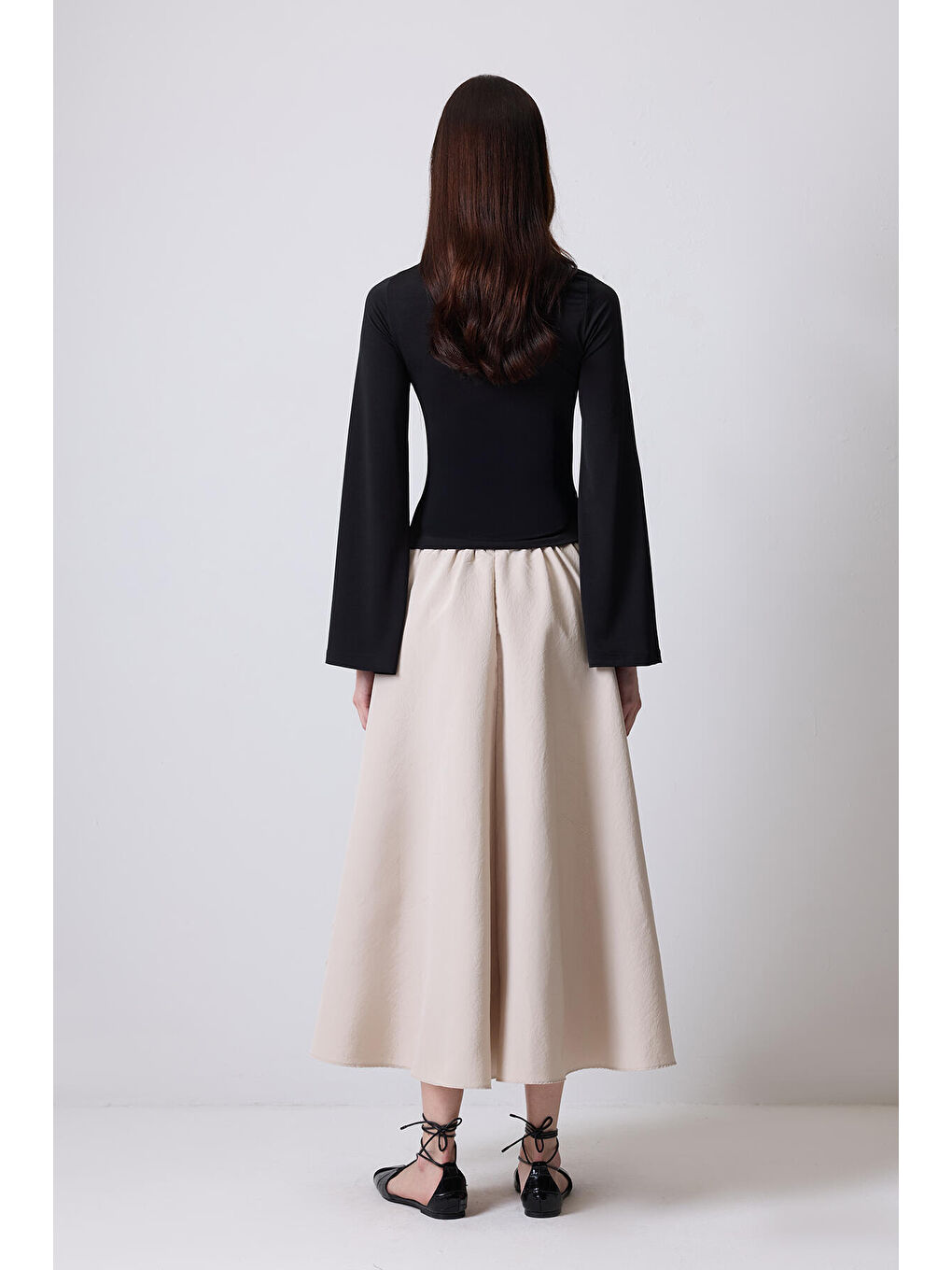 Siyah Fiyonk Detaylı Drapeli Bluz-3