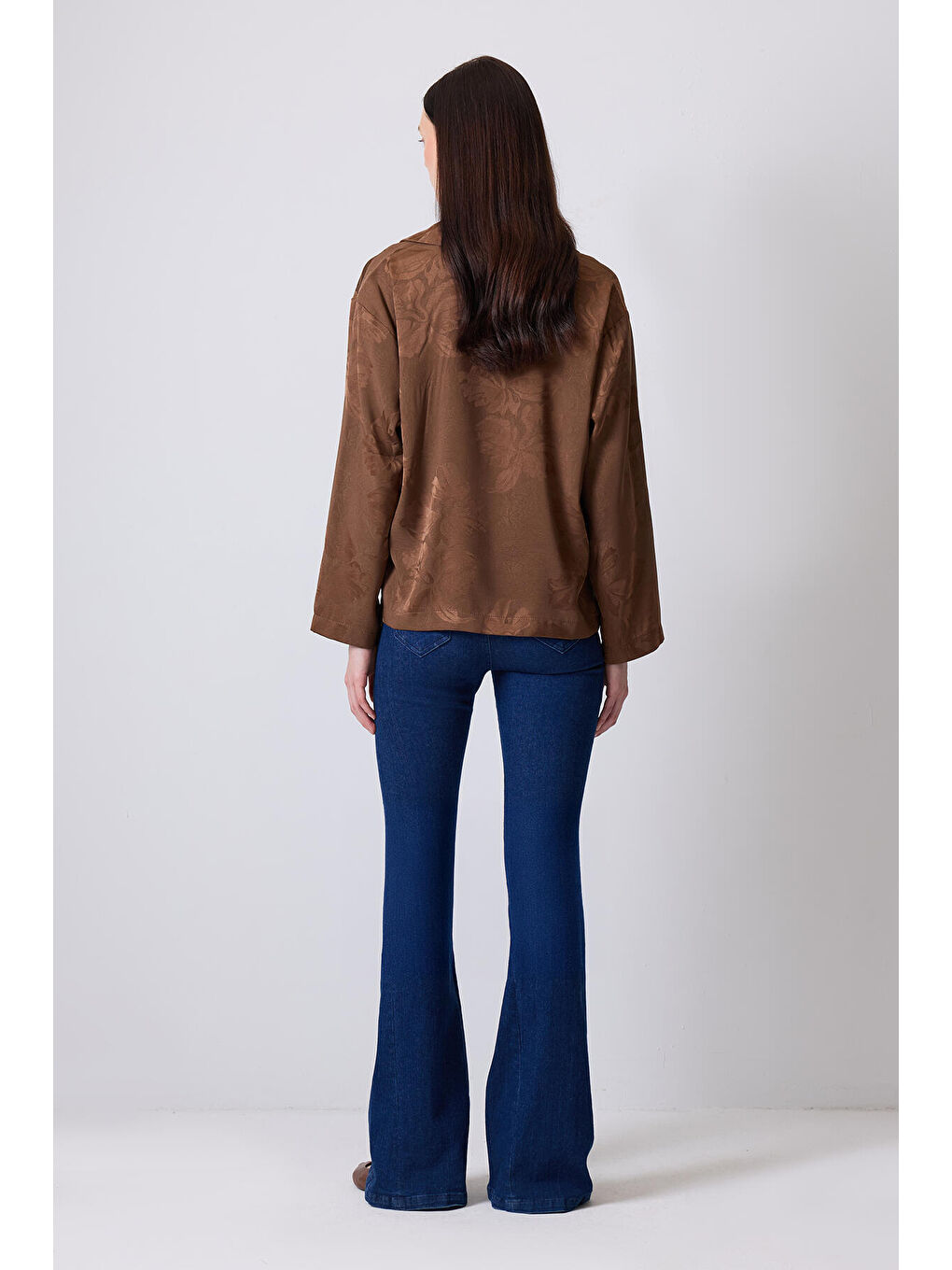 Kahverengi Jakarlı Saten Bluz-3