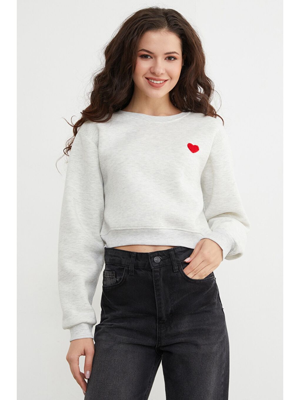 Gri 3 İplik Kalp Nakışlı Crop Sweatshirt