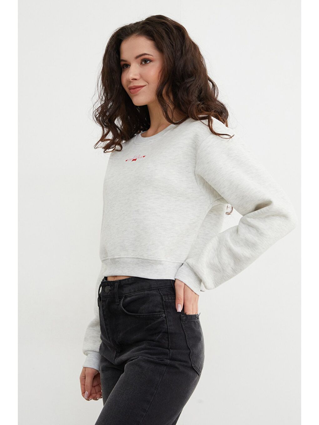Gri 3 İplik Ayıcık Nakışlı Crop Sweatshirt-3