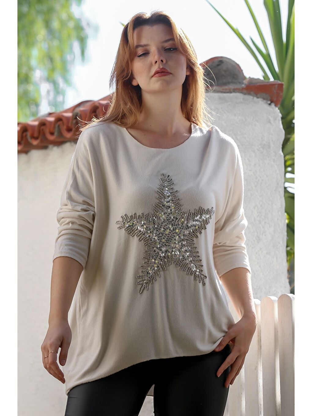 Ekru İtalyan Krem Havuz Yaka Uzun Kol Yıldız Aplikeli Casual Yumoş Triko Bluz 72 65-2