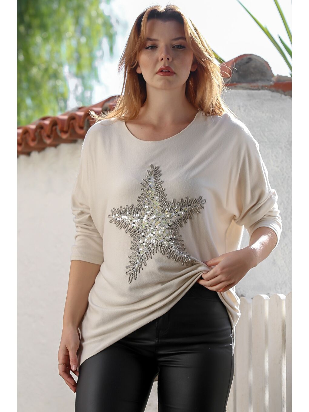 Ekru İtalyan Krem Havuz Yaka Uzun Kol Yıldız Aplikeli Casual Yumoş Triko Bluz 72 65-3