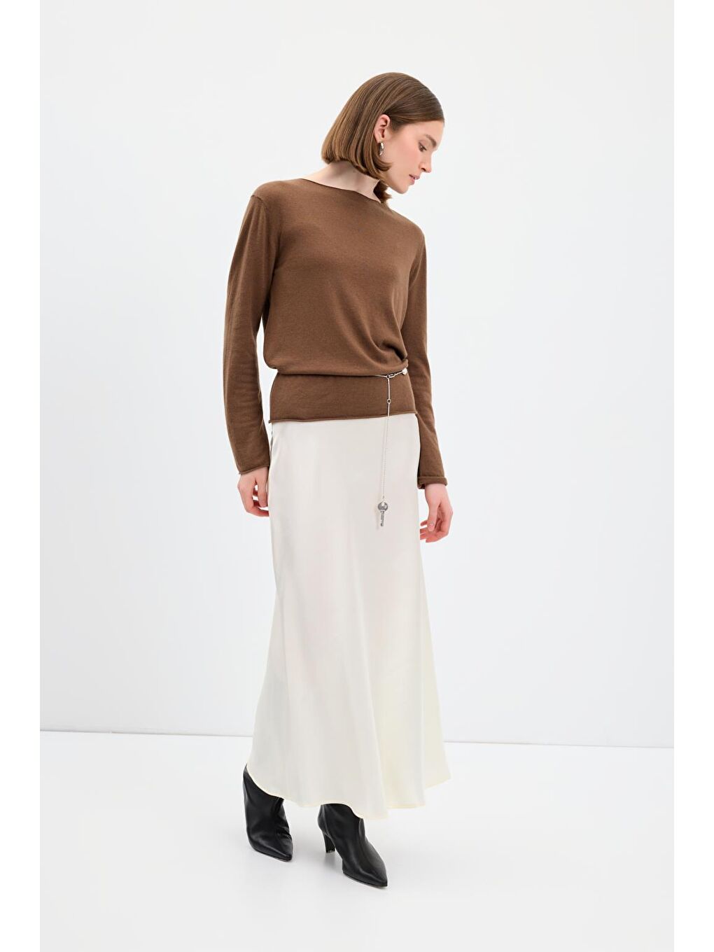 Uzun Kalem Saten Etek Ekru-3