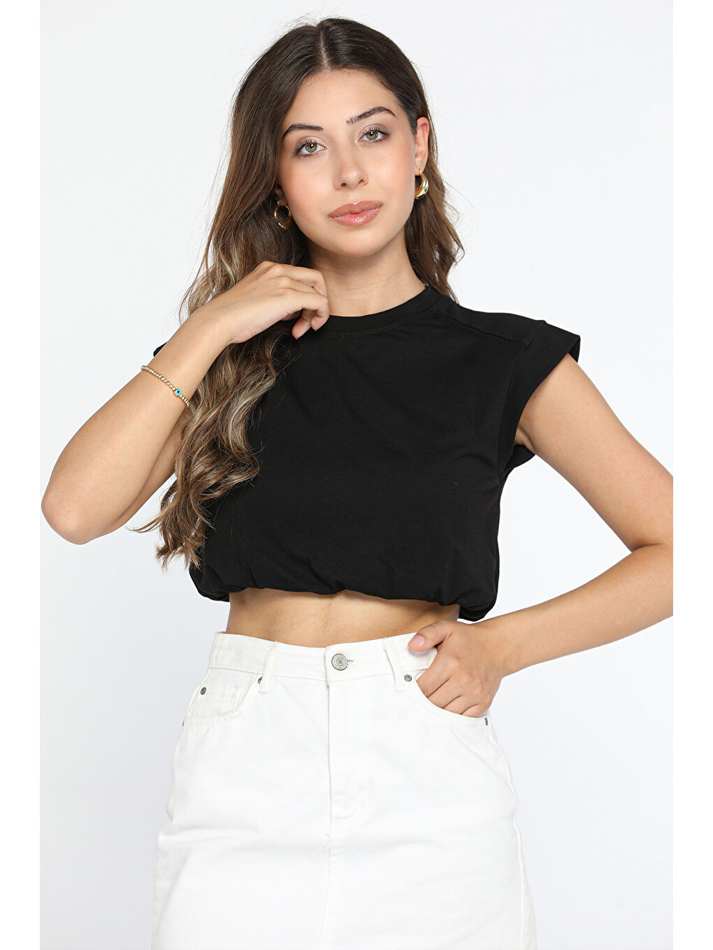 GÜLSELİ Siyah Bisiklet Yaka Bel Lastikli Kadın Basic Crop Top Tişört