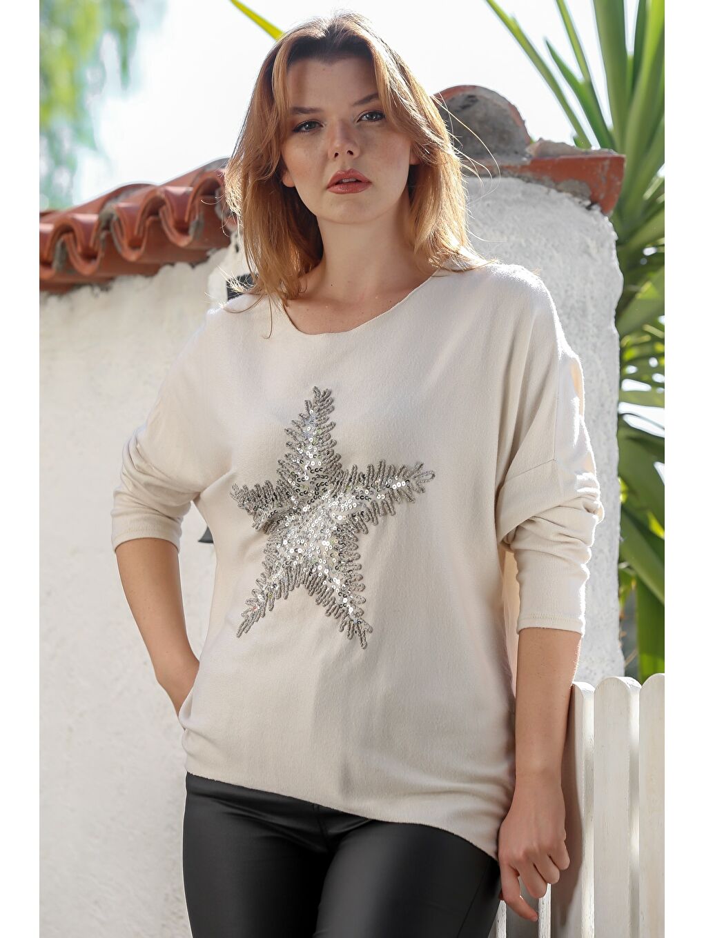 Ekru İtalyan Krem Havuz Yaka Uzun Kol Yıldız Aplikeli Casual Yumoş Triko Bluz 72 65-4