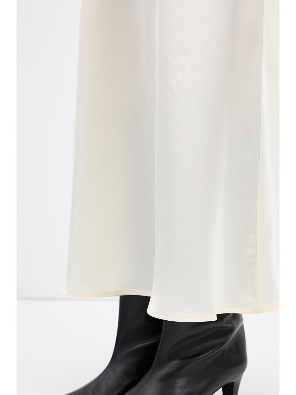 Uzun Kalem Saten Etek Ekru-4