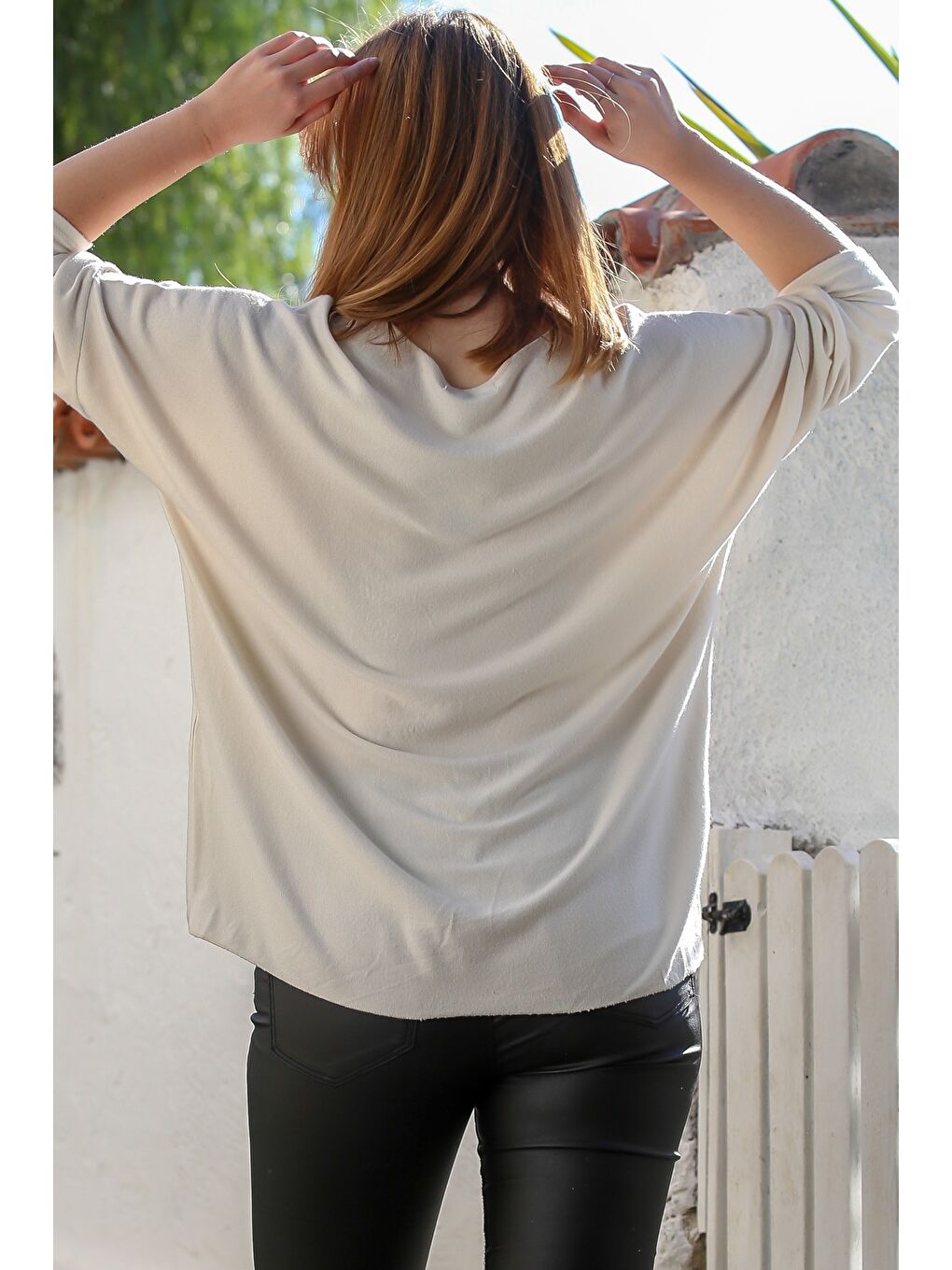 Ekru İtalyan Krem Havuz Yaka Uzun Kol Yıldız Aplikeli Casual Yumoş Triko Bluz 72 65-6