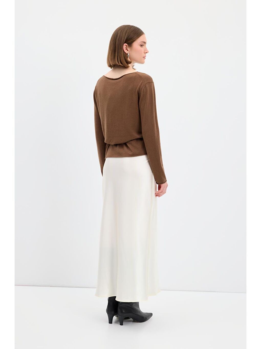 Uzun Kalem Saten Etek Ekru-5