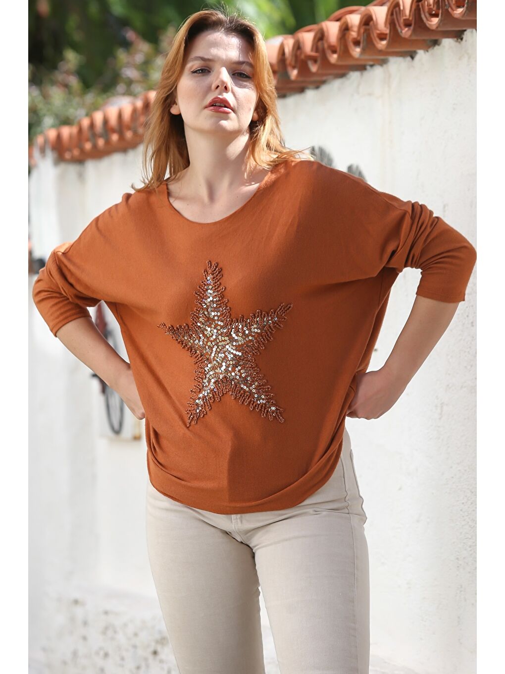 Kahverengi İtalyan Tarçın Rengi Havuz Yaka Uzun Kol Yıldız Aplikeli Casual Yumoş Triko Bluz 72 65-4