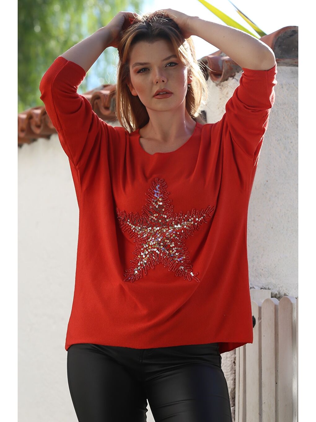 Kırmızı İtalyan Narçiçeği Havuz Yaka Uzun Kol Yıldız Aplikeli Casual Yumoş Triko Bluz 72 65