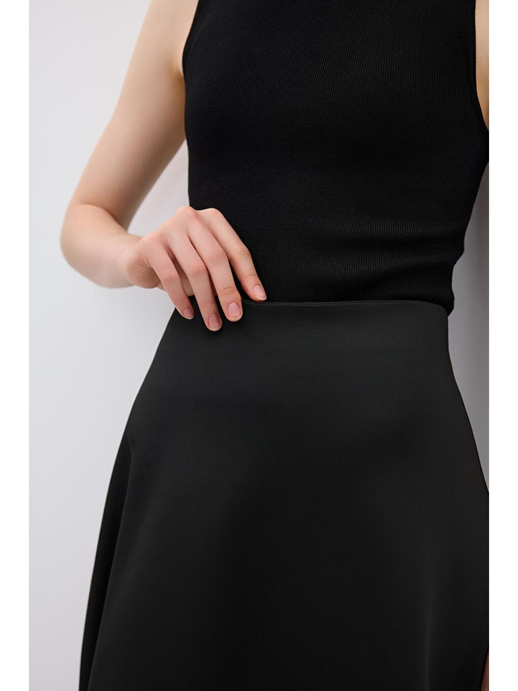 Scuba Kumaş Kloş Etek Siyah-6